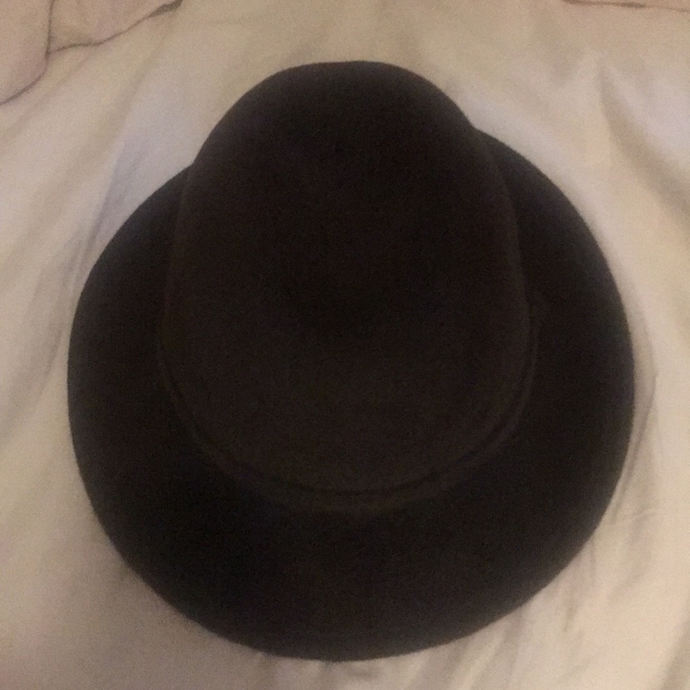 DOBBS Brown hat